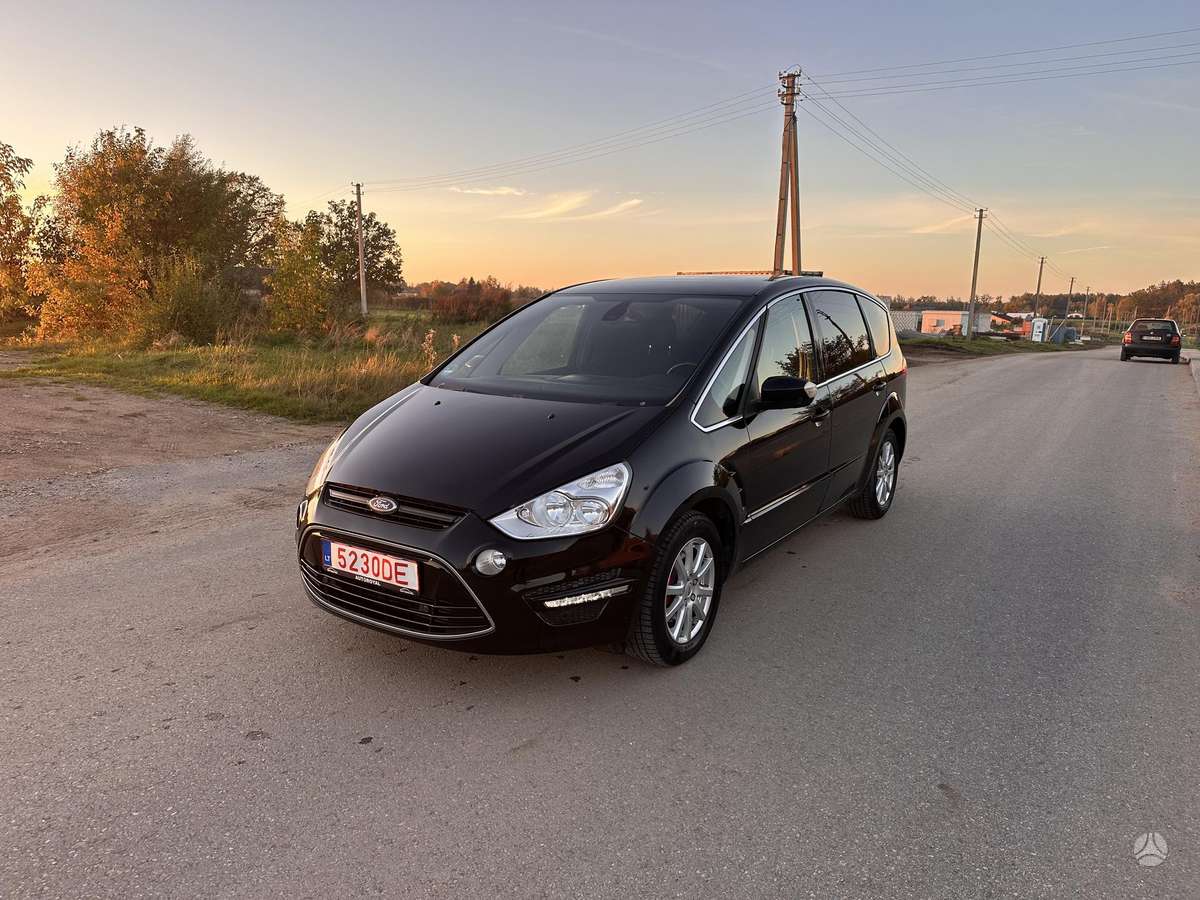 Ford S-MAX 2012 — interior