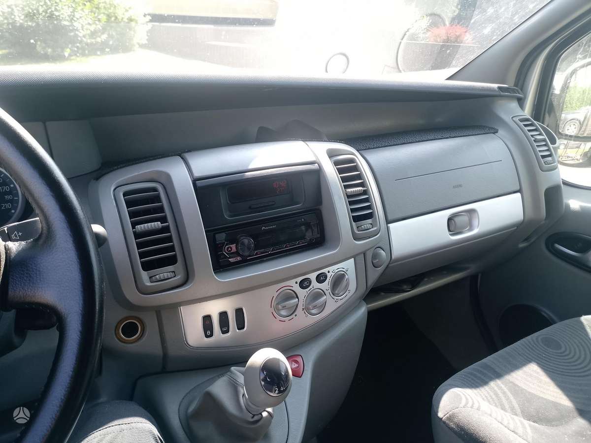 Renault Trafic 2007 — engine 2000 cm³, 114 HP (84kW)