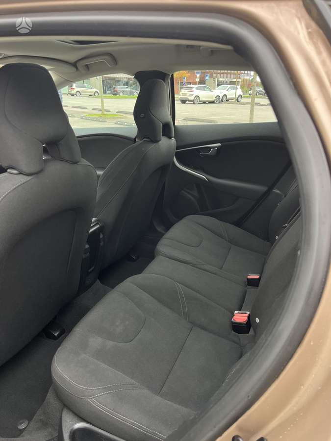 Volvo V40 2013 — photo 9