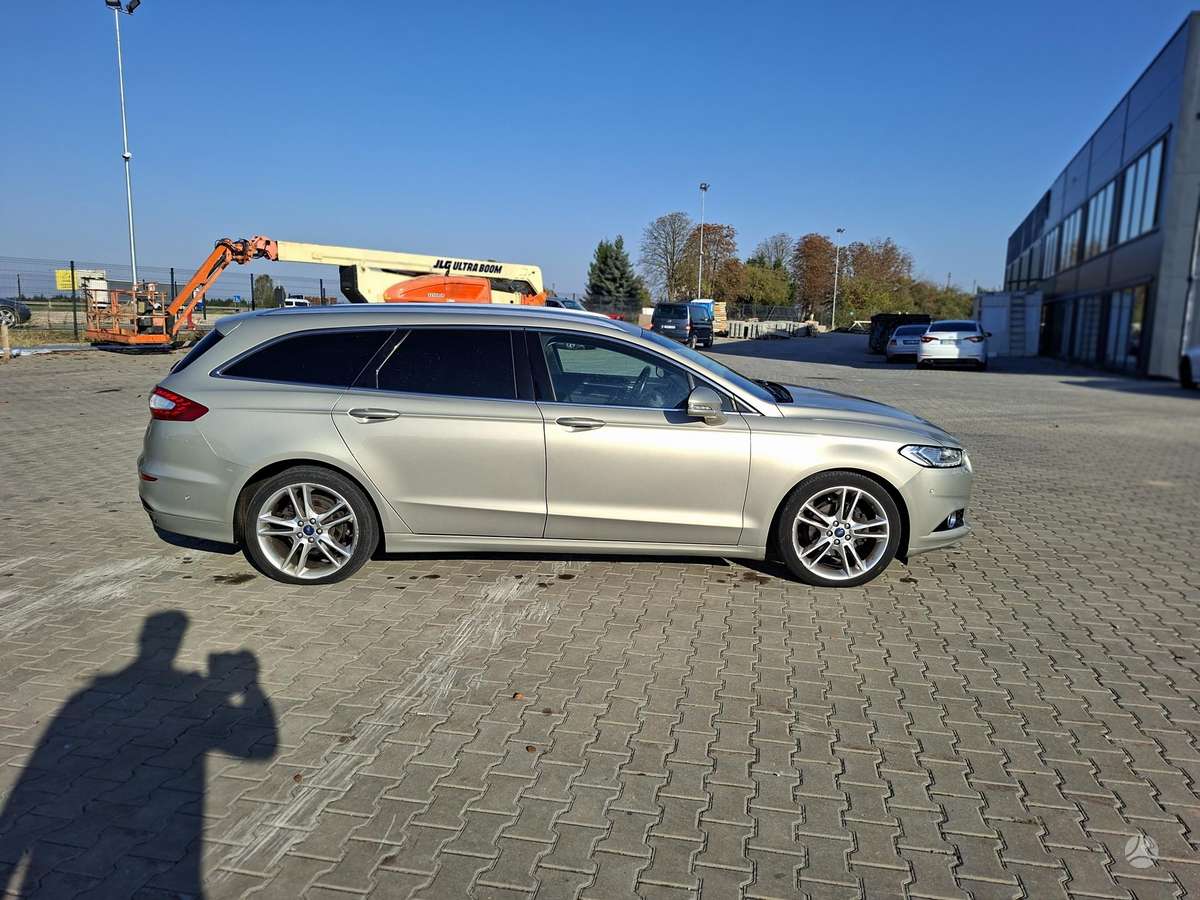 Ford Mondeo 2015 — photo 10