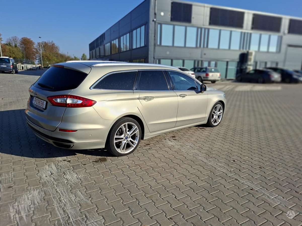 Ford Mondeo 2015 — photo 11