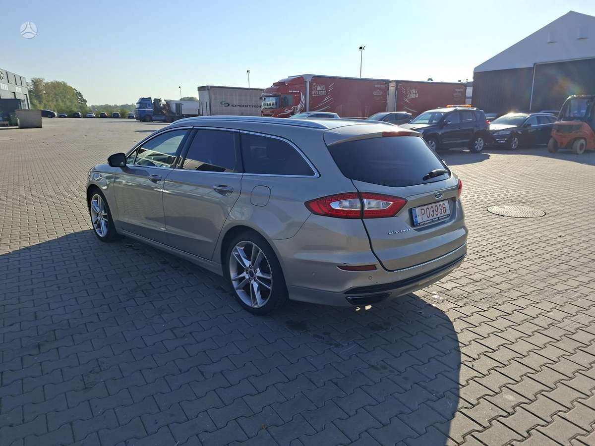 Ford Mondeo 2015 — photo 18
