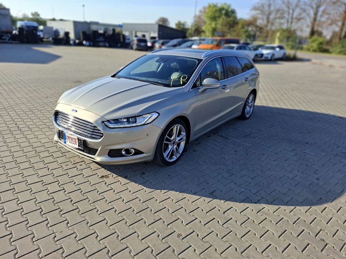 Ford Mondeo 2015 — rear view