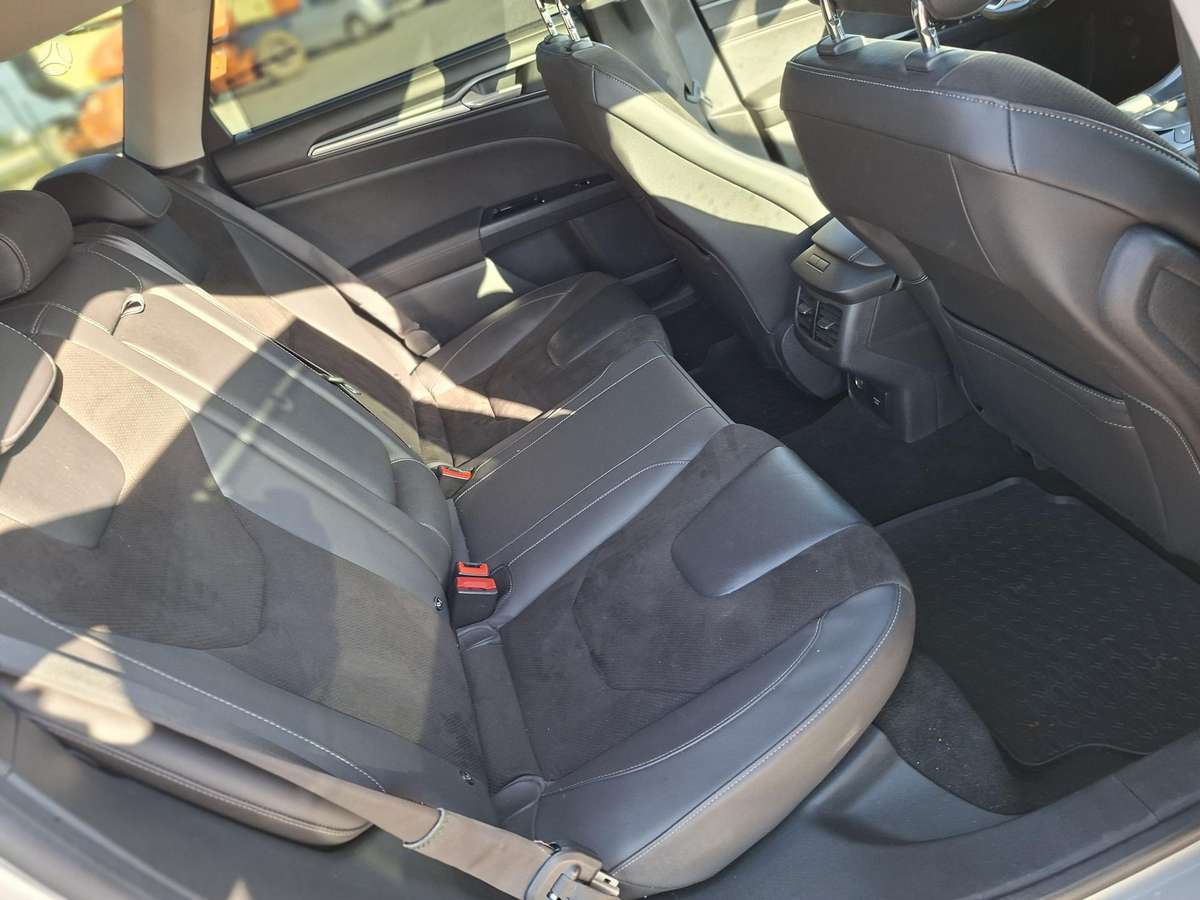 Ford Mondeo 2015 — photo 24