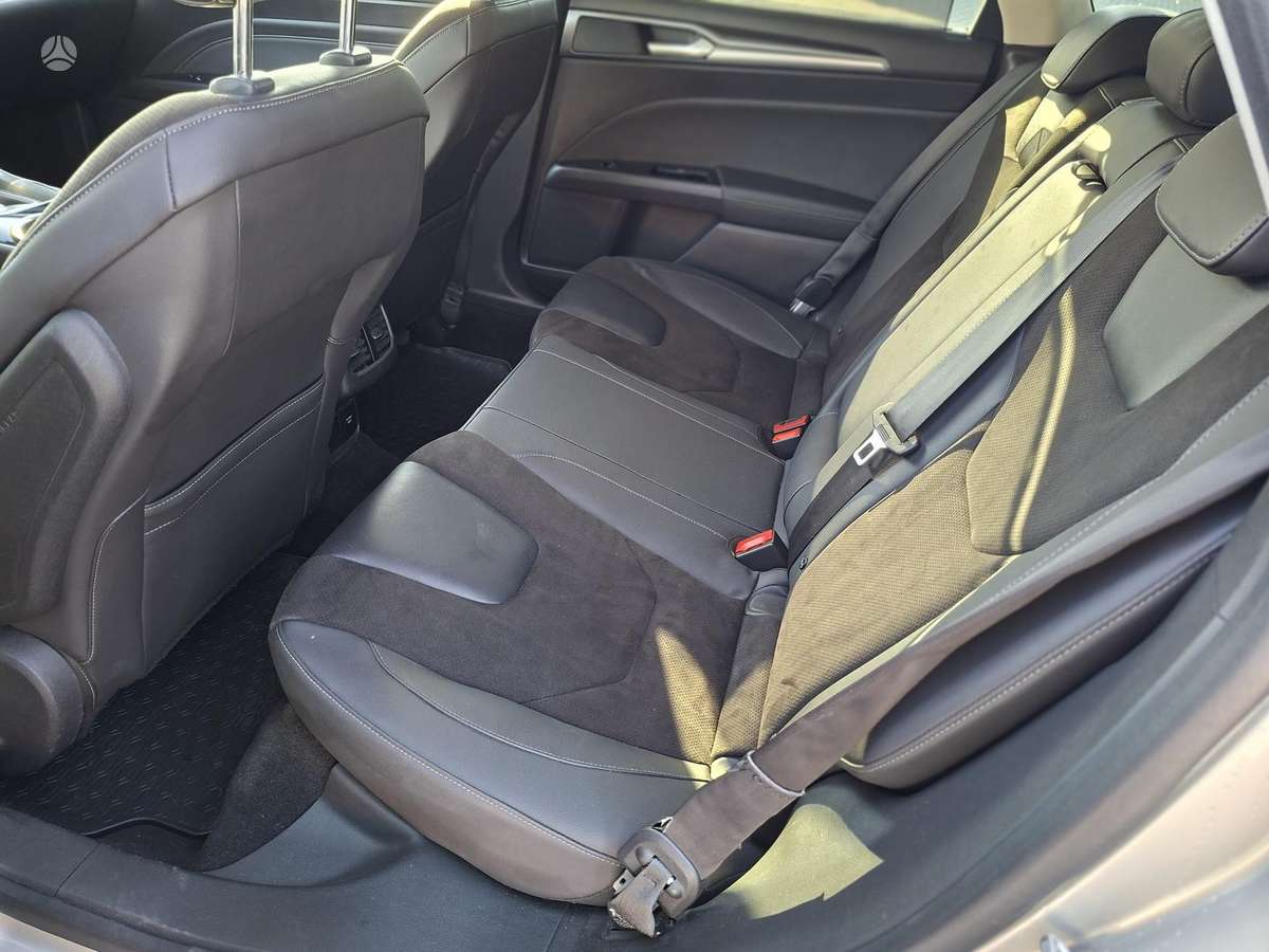 Ford Mondeo 2015 — photo 29
