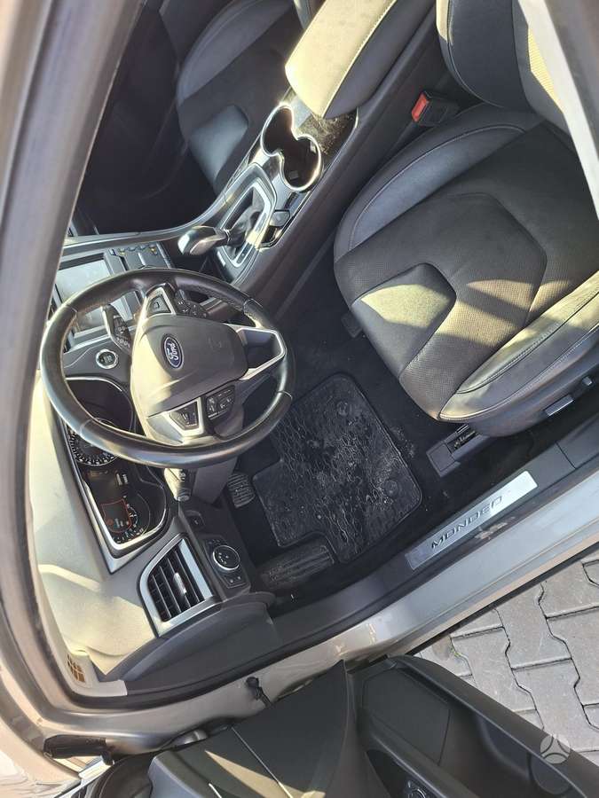 Ford Mondeo 2015 — photo 30