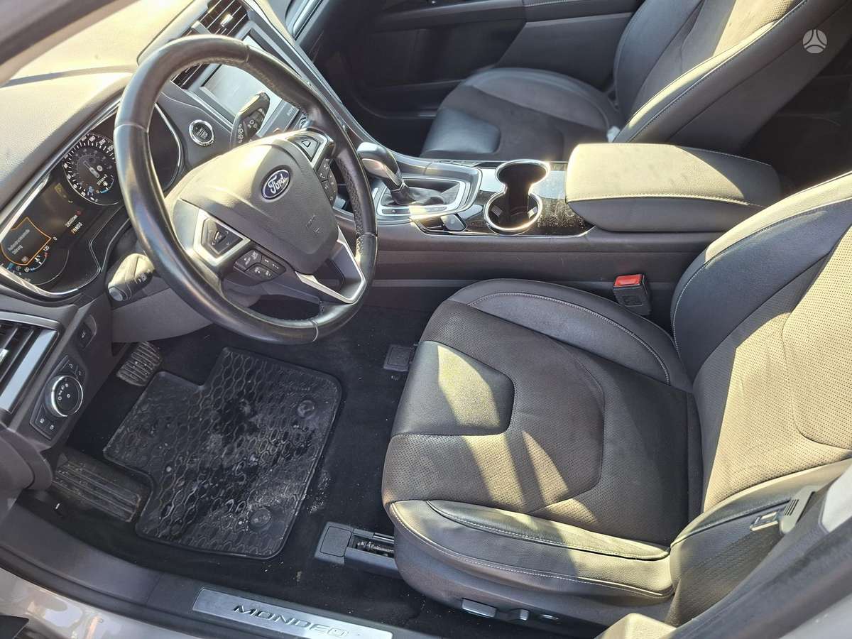 Ford Mondeo 2015 — photo 31