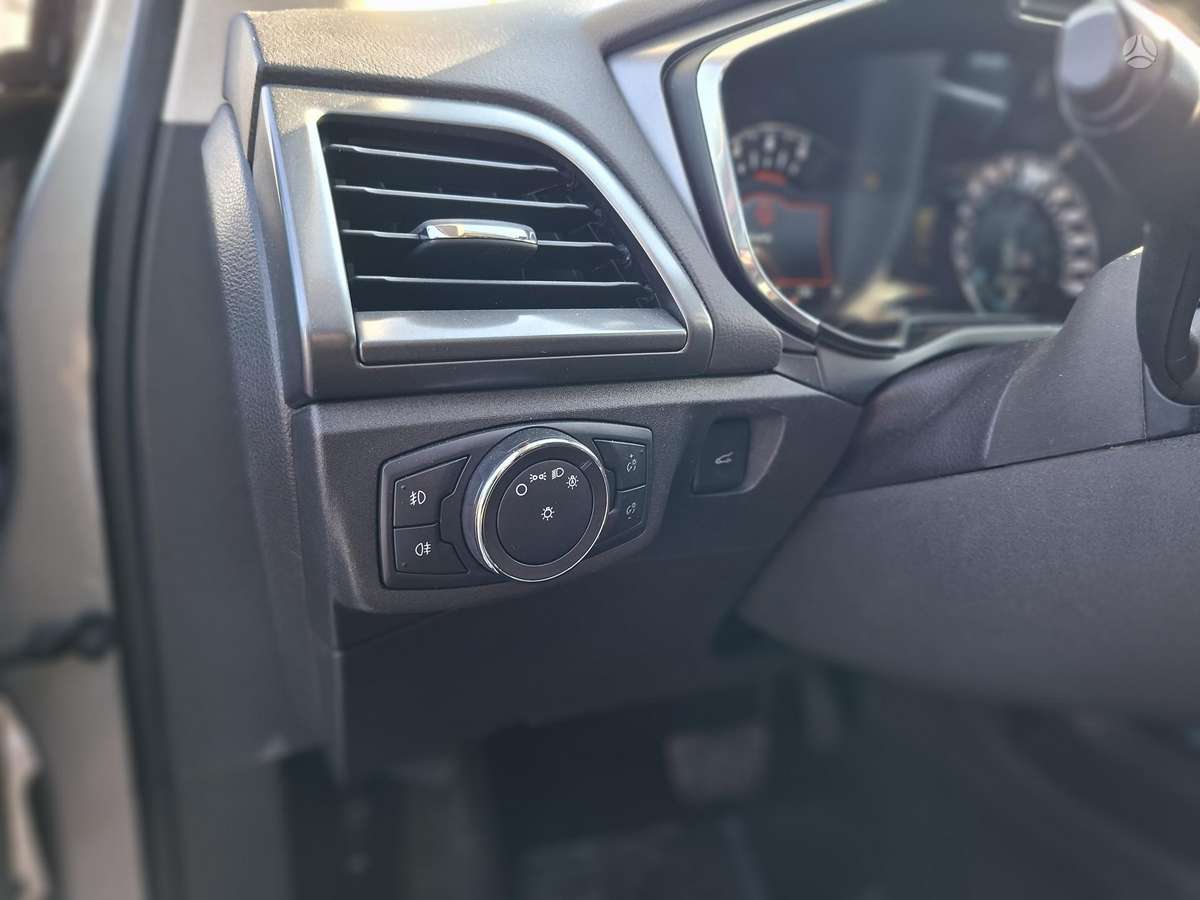 Ford Mondeo 2015 — photo 33