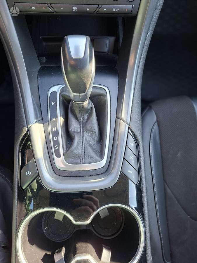 Ford Mondeo 2015 — photo 36