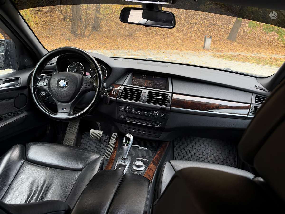 BMW X5 2009 — photo 13