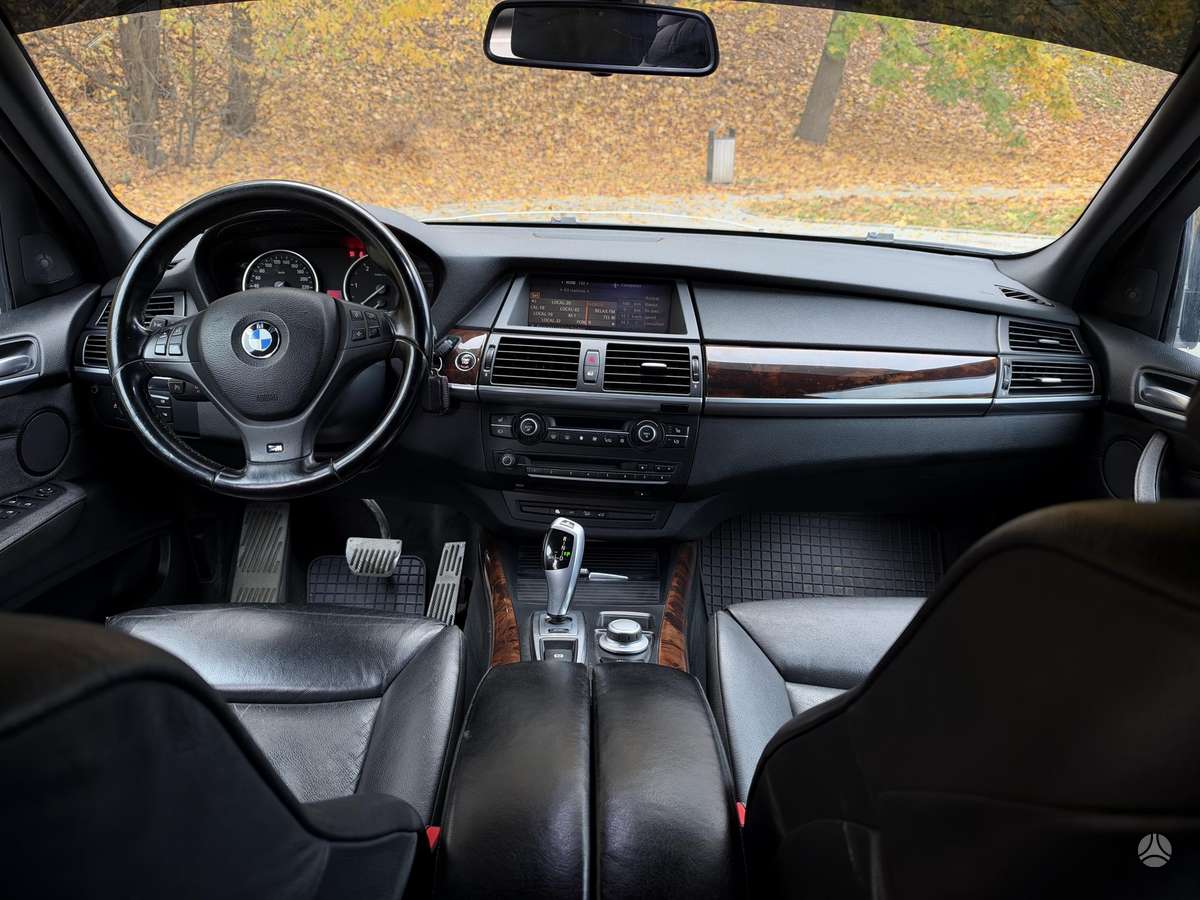 BMW X5 2009 — photo 14