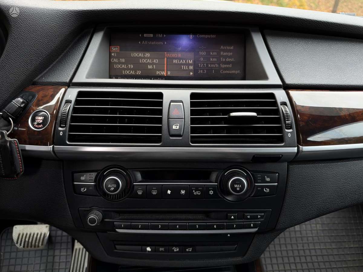 BMW X5 2009 — photo 16
