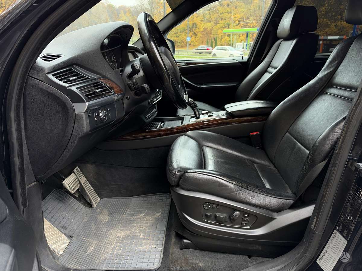 BMW X5 2009 — photo 19