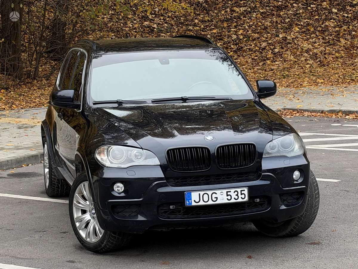 BMW X5 2009 — rear view