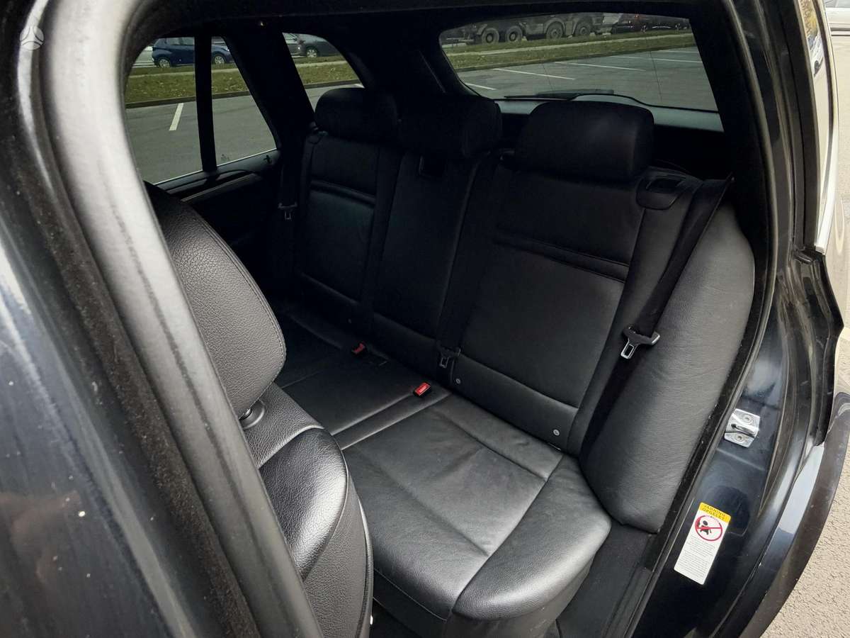 BMW X5 2009 — photo 21