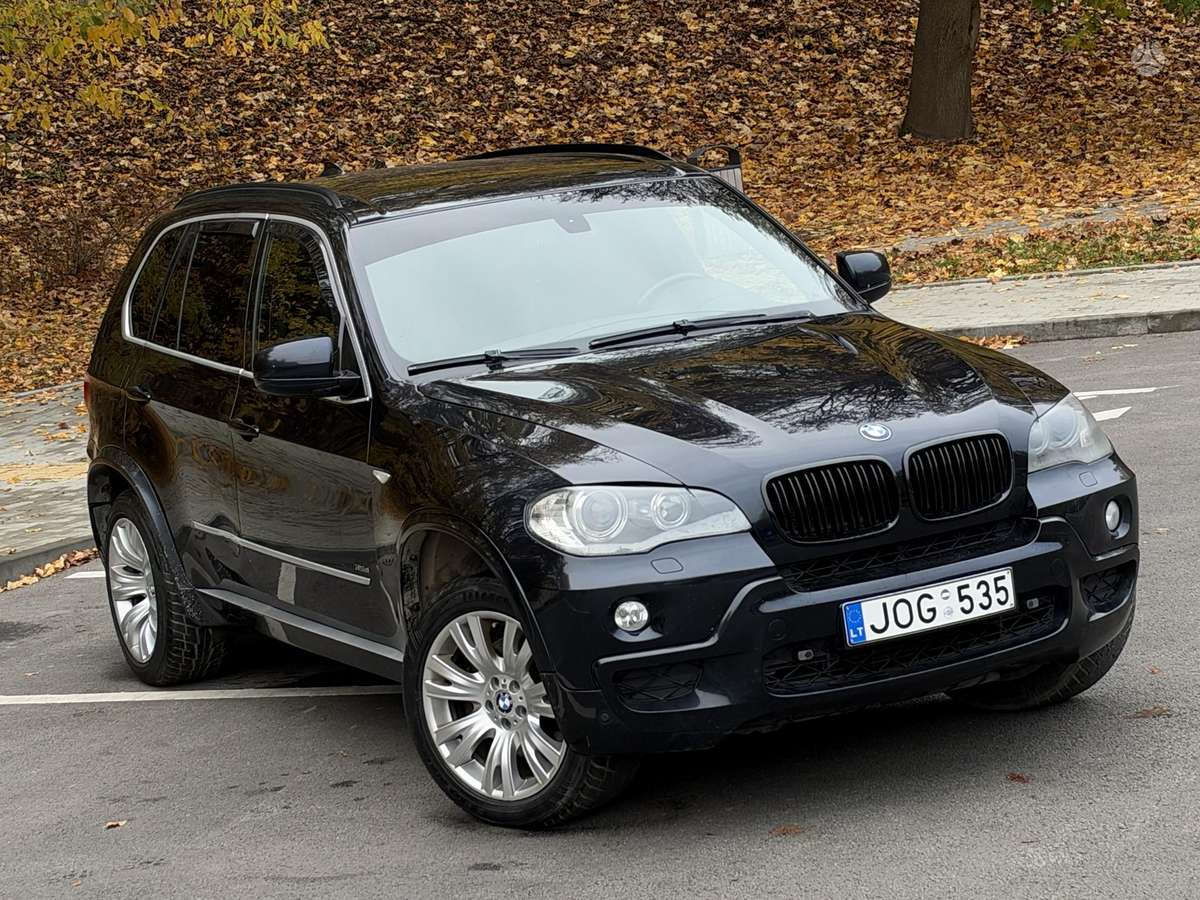BMW X5 2009 — interior