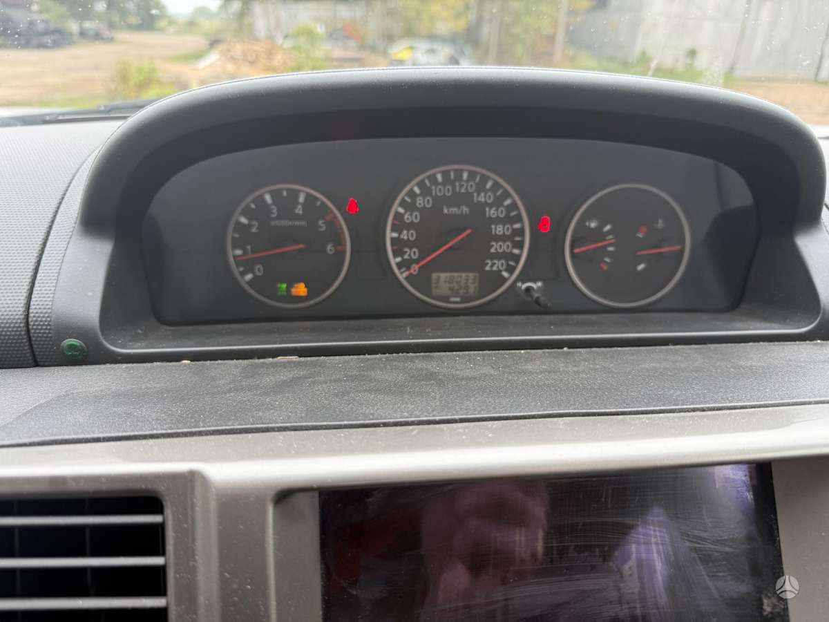 Nissan X-Trail 2004 — photo 8