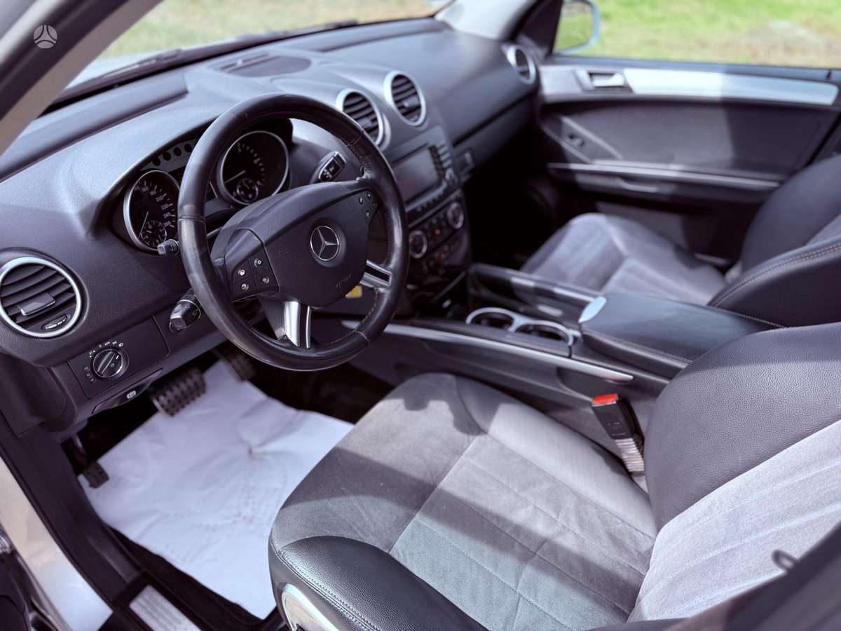 Mercedes-Benz ML320 2008 — photo 17