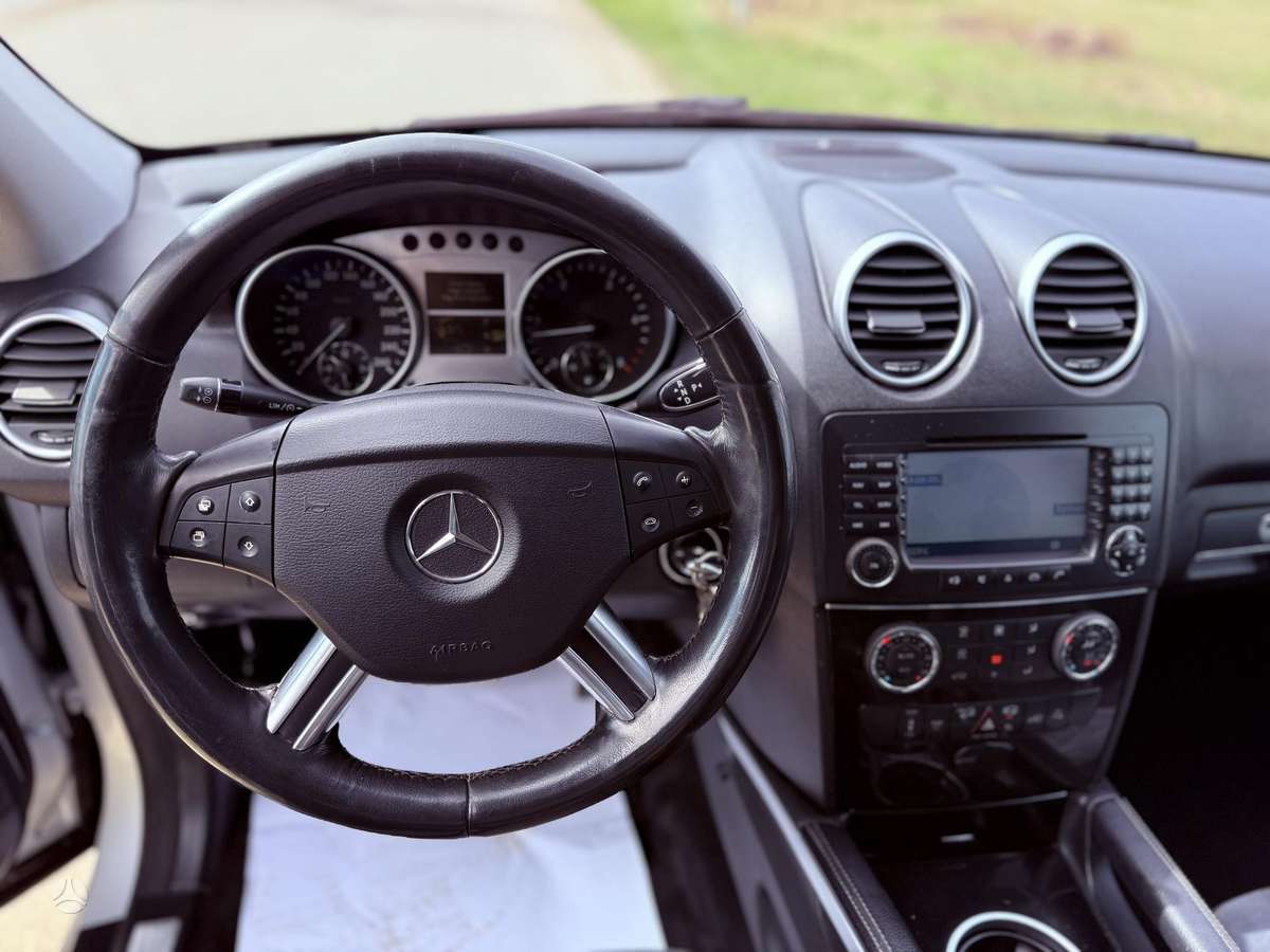 Mercedes-Benz ML320 2008 — photo 18
