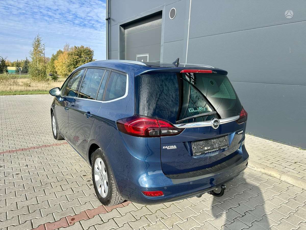 Opel Zafira 2015 — photo 11