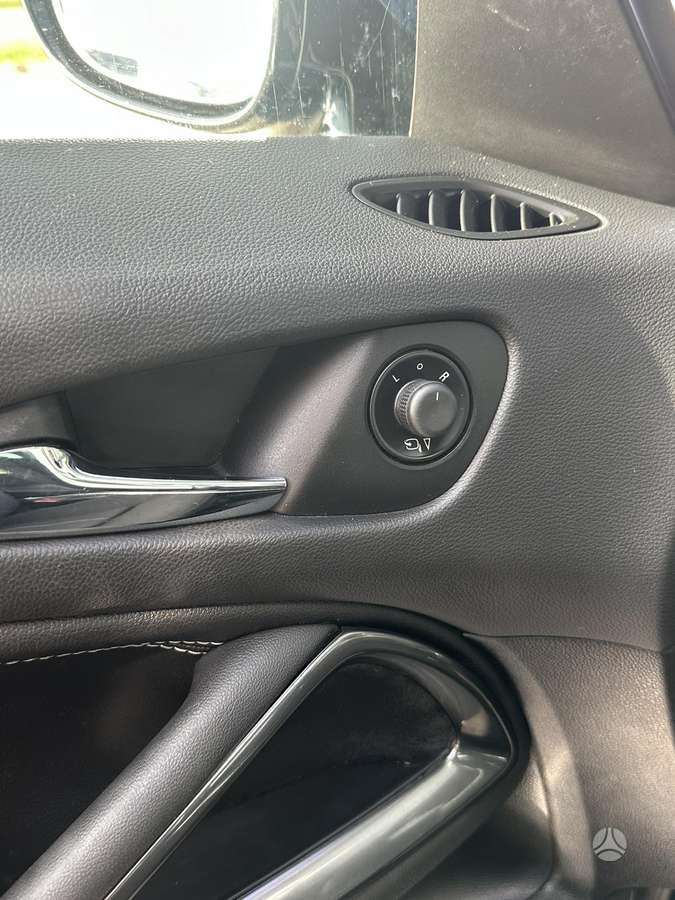Opel Zafira 2015 — photo 19