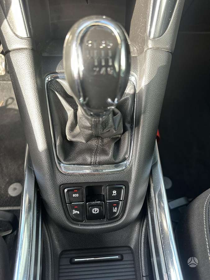 Opel Zafira 2015 — photo 23