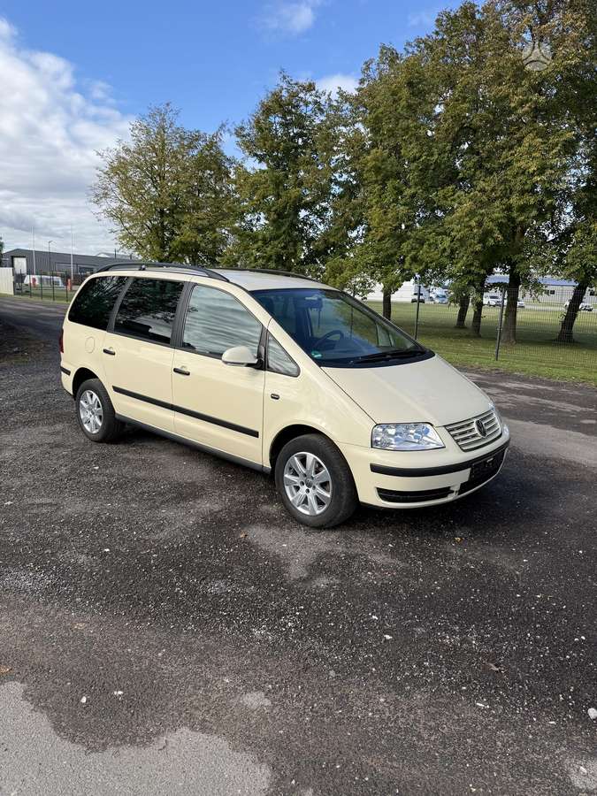 Volkswagen Sharan 2010 — vehicle for AFU Ukraine