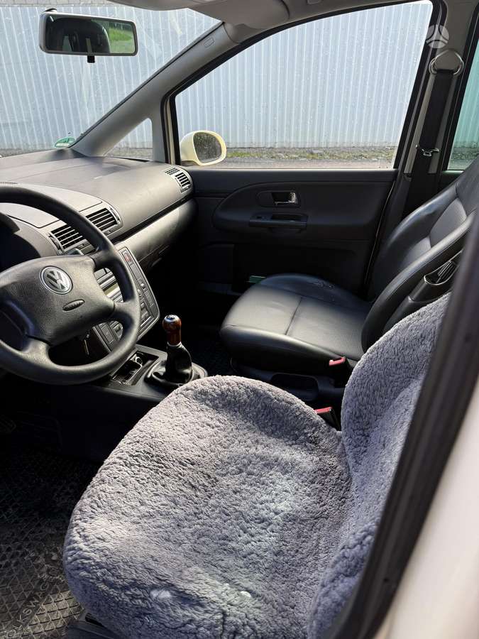 Volkswagen Sharan 2010 — photo 6