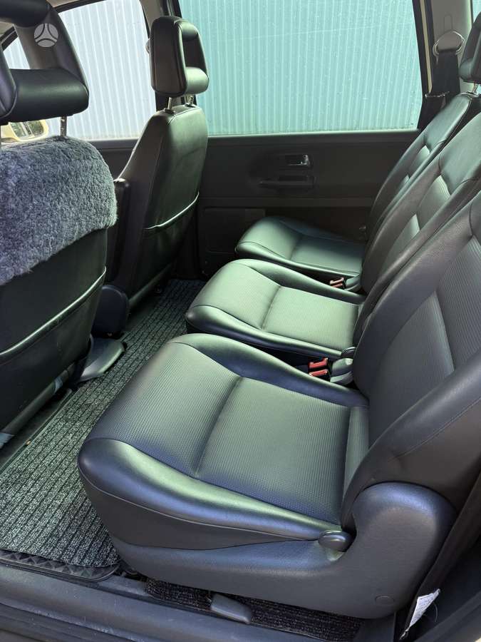Volkswagen Sharan 2010 — photo 7