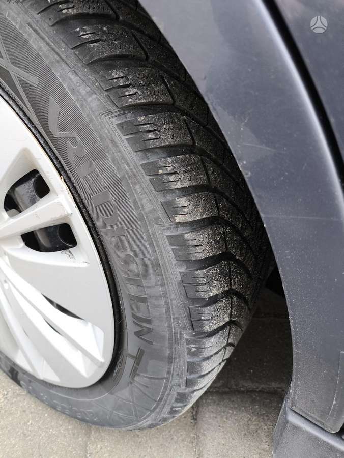 Ford C-MAX 2011 — photo 17