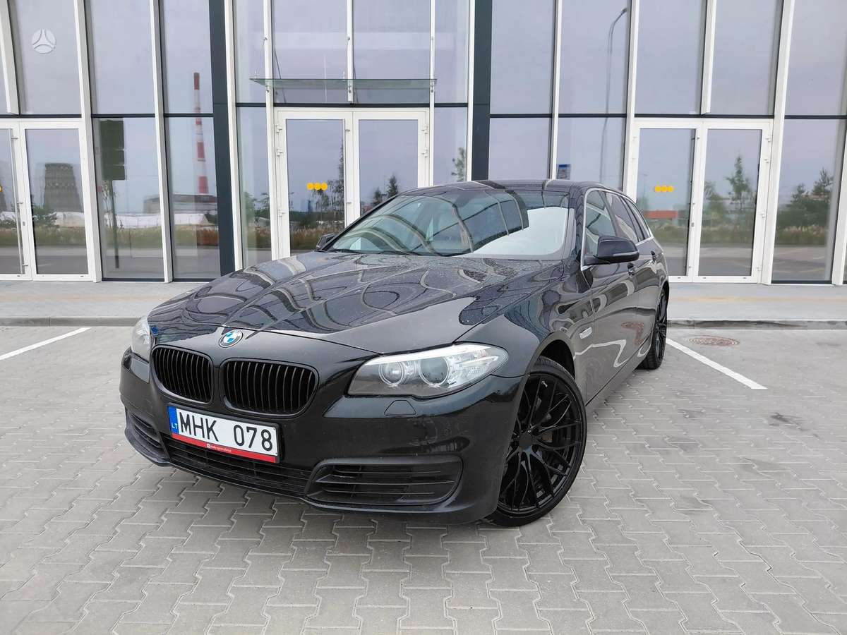 BMW 525 2014 — interior