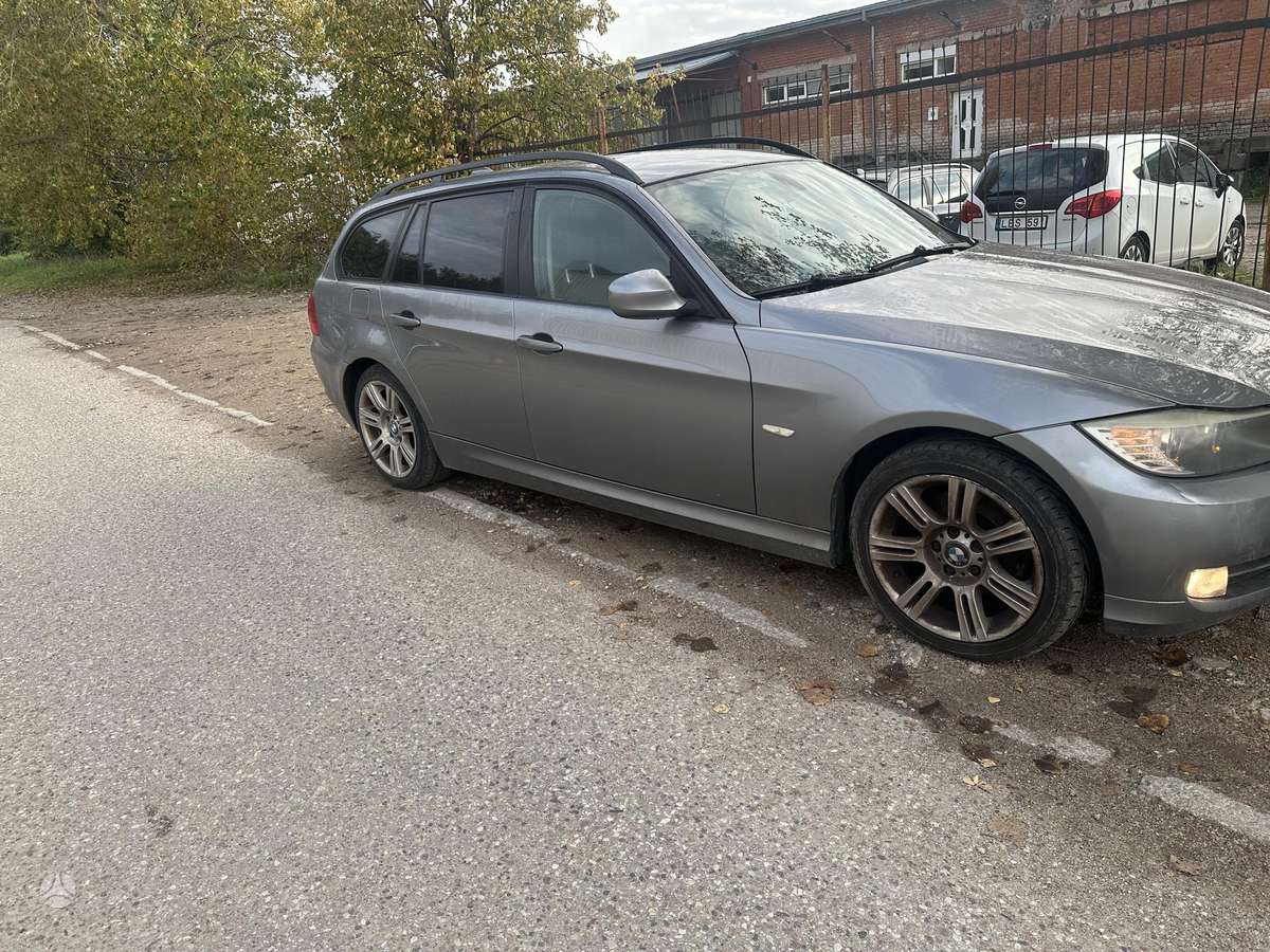 BMW 318 2009 — двигун 1995 cm³, 143 HP (105kW)