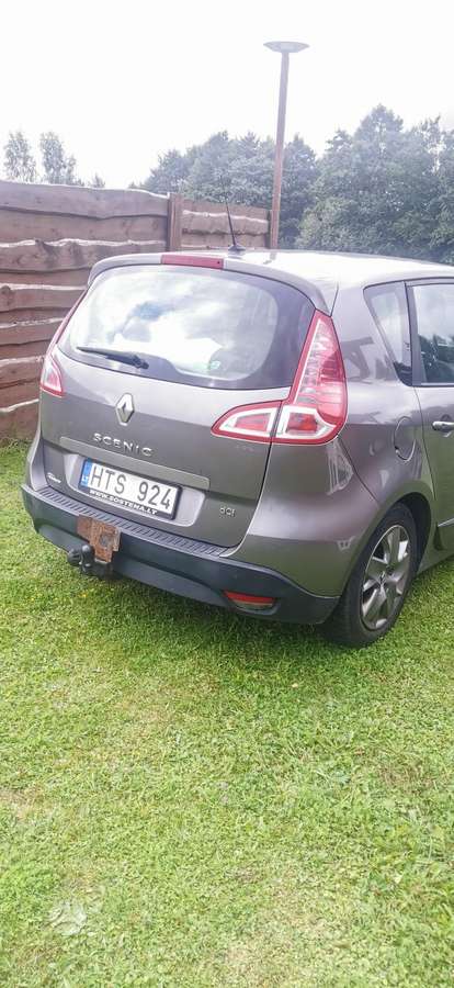 Renault Scenic 2011 — салон