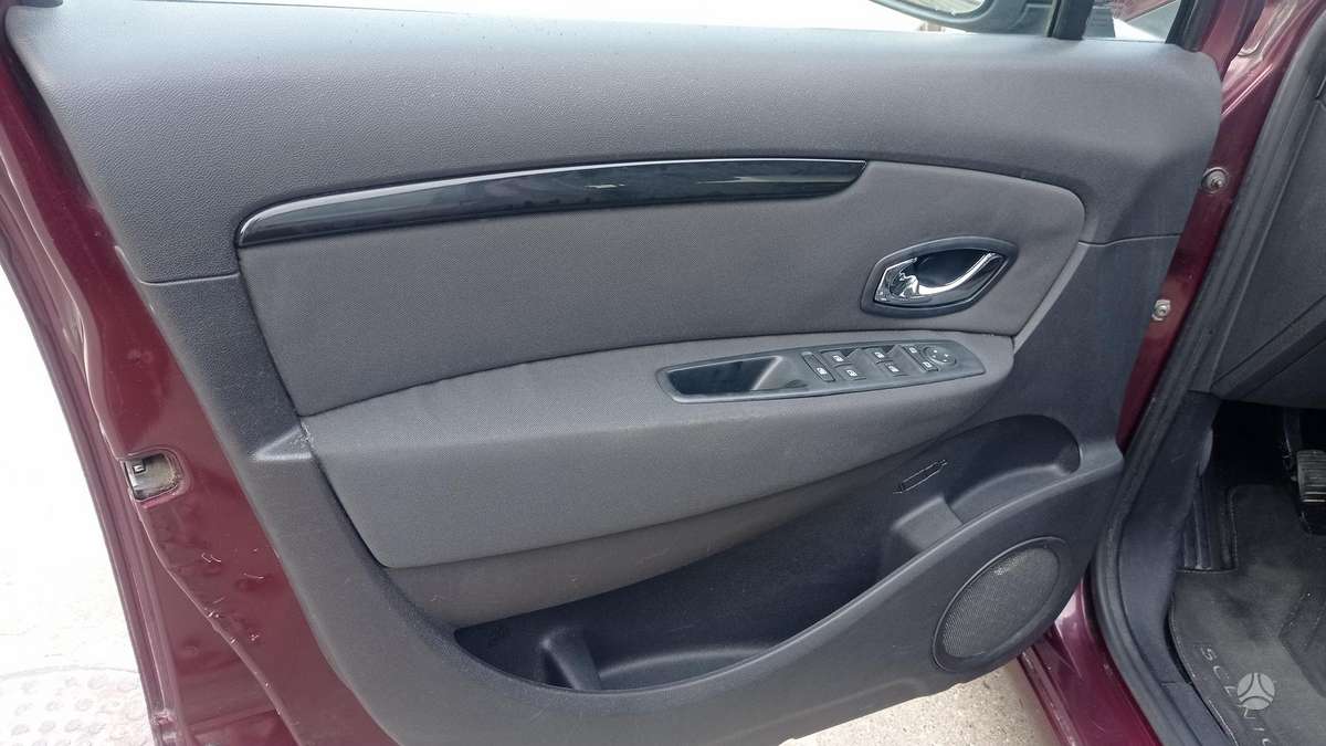 Renault Scenic 2013 — photo 11