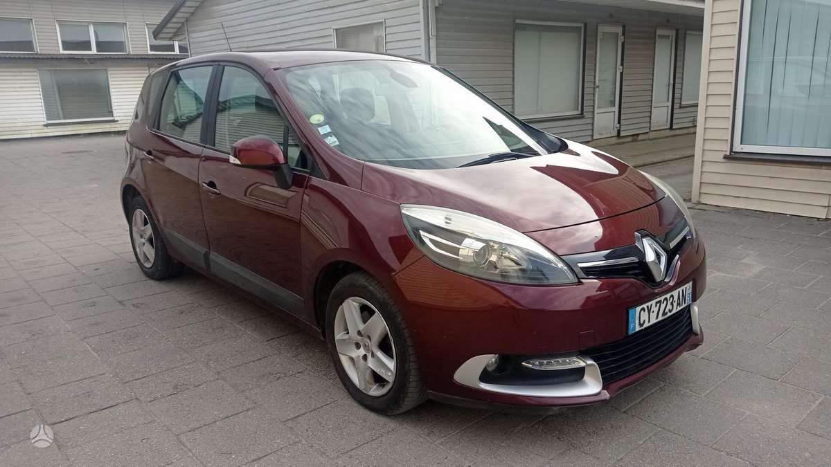 Renault Scenic 2013 — interior