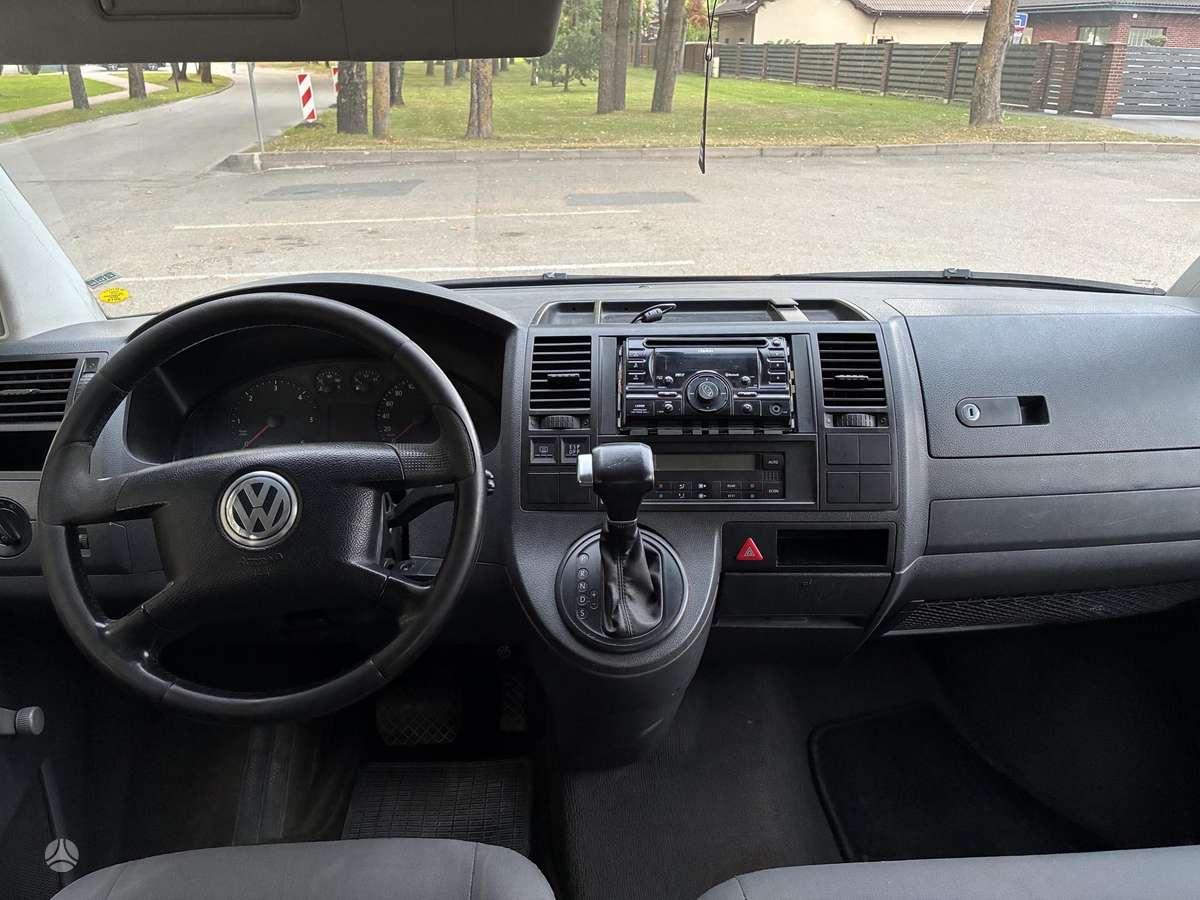 Volkswagen Caravelle 2006 — photo 14
