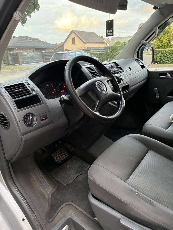 Volkswagen Caravelle 2006 — photo 15