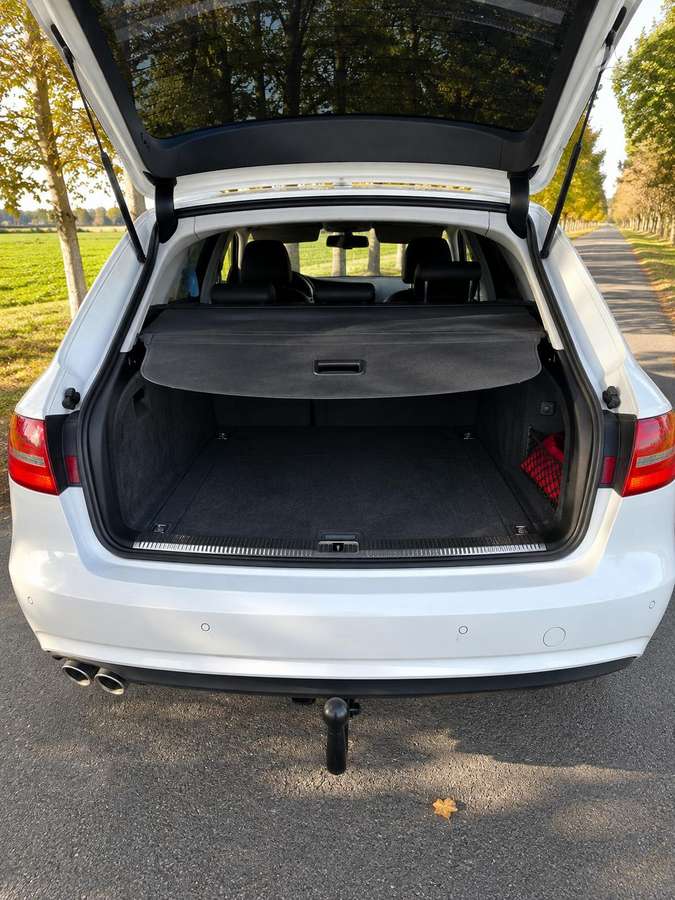 Audi A4 2012 — photo 11