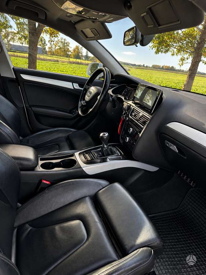 Audi A4 2012 — photo 12