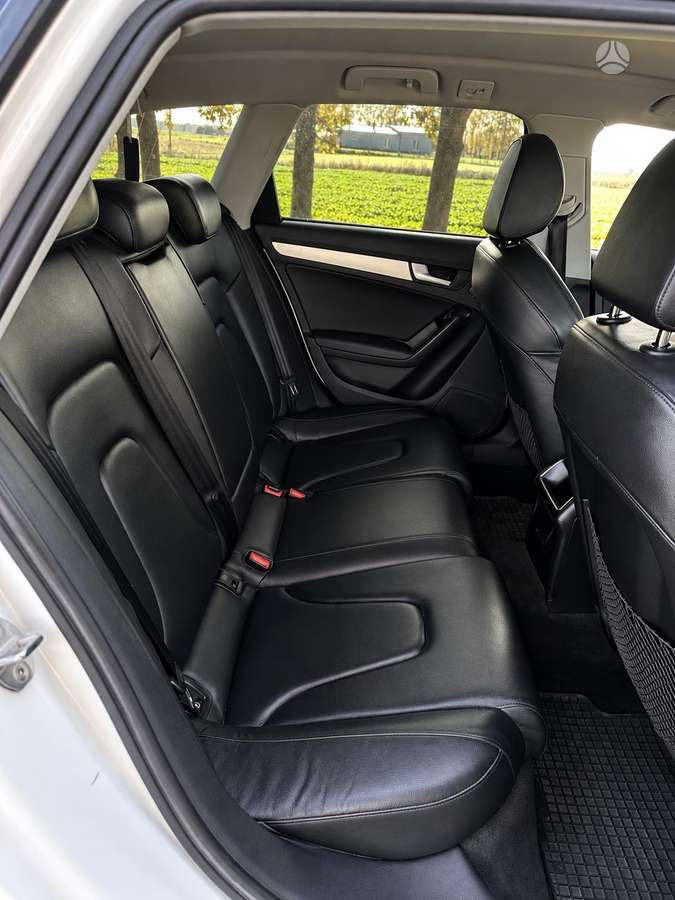 Audi A4 2012 — photo 16