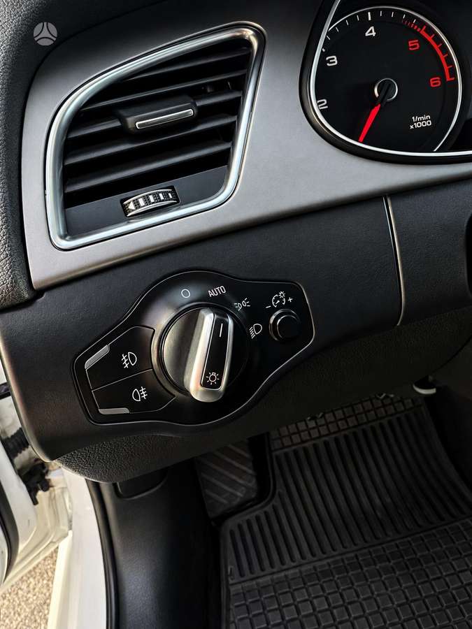 Audi A4 2012 — photo 18