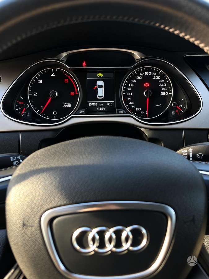 Audi A4 2012 — photo 21