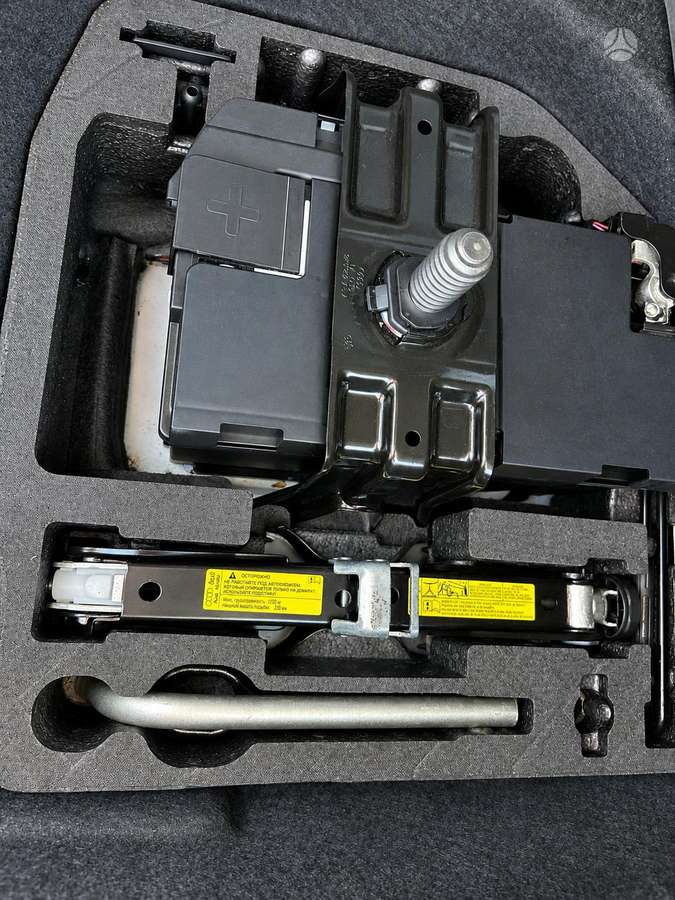 Audi A4 2012 — photo 23