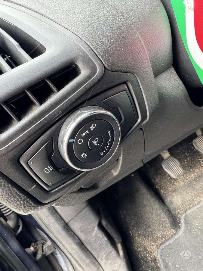 Ford Focus 2013 — photo 16