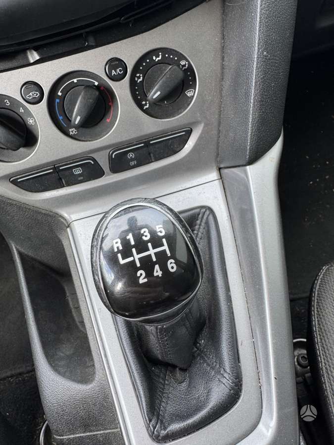 Ford Focus 2013 — photo 18
