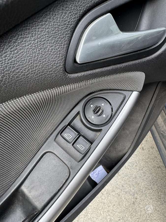 Ford Focus 2013 — photo 19
