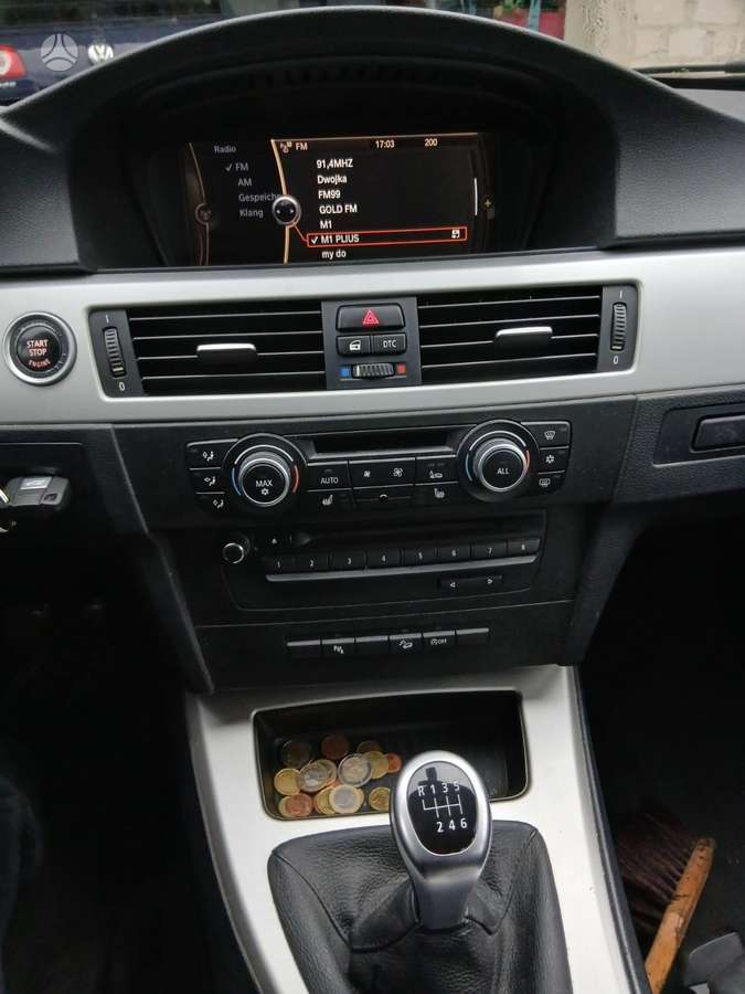 BMW 320 2009 — photo 6