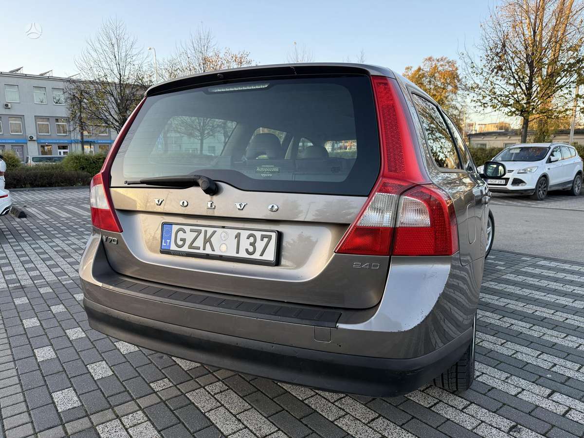 Volvo V70 2008 — photo 10