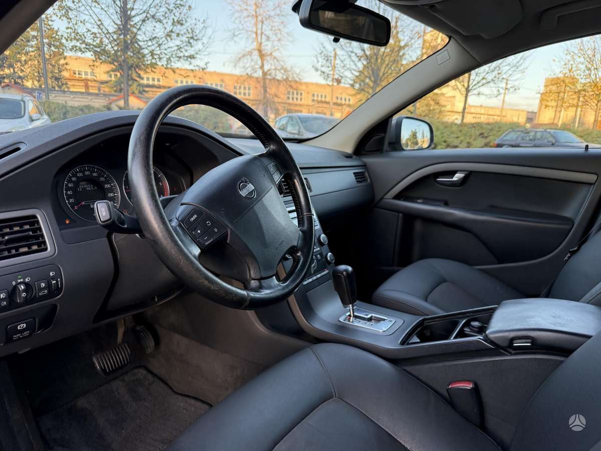 Volvo V70 2008 — photo 12