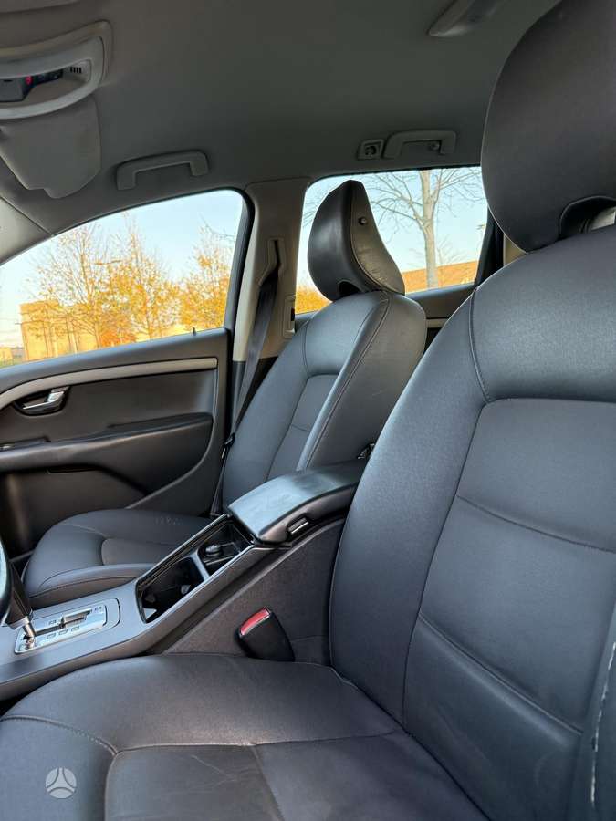 Volvo V70 2008 — photo 13